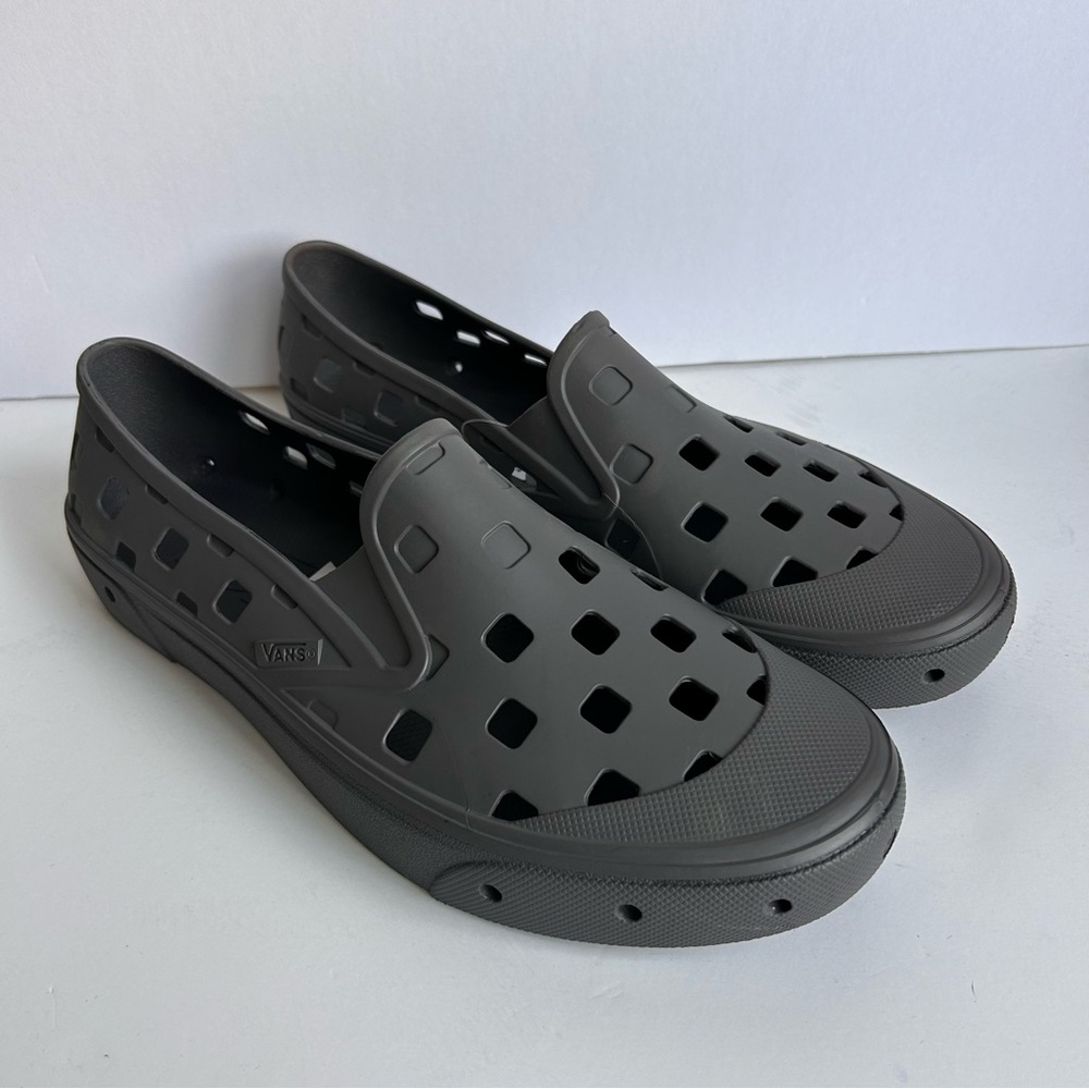 VANS Slip-On Trek TRK Black Shoes Mens Sz 8, Womens 9.5 Outdoor Water Sneakers